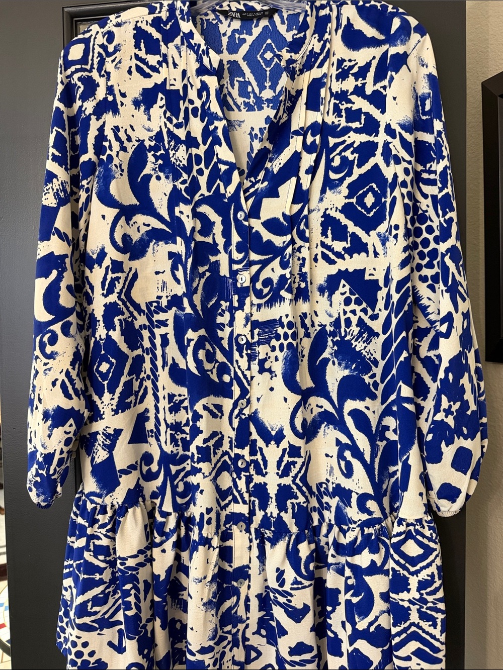 Zara Blue and White Printed Women's Button-Front Top medium nwot